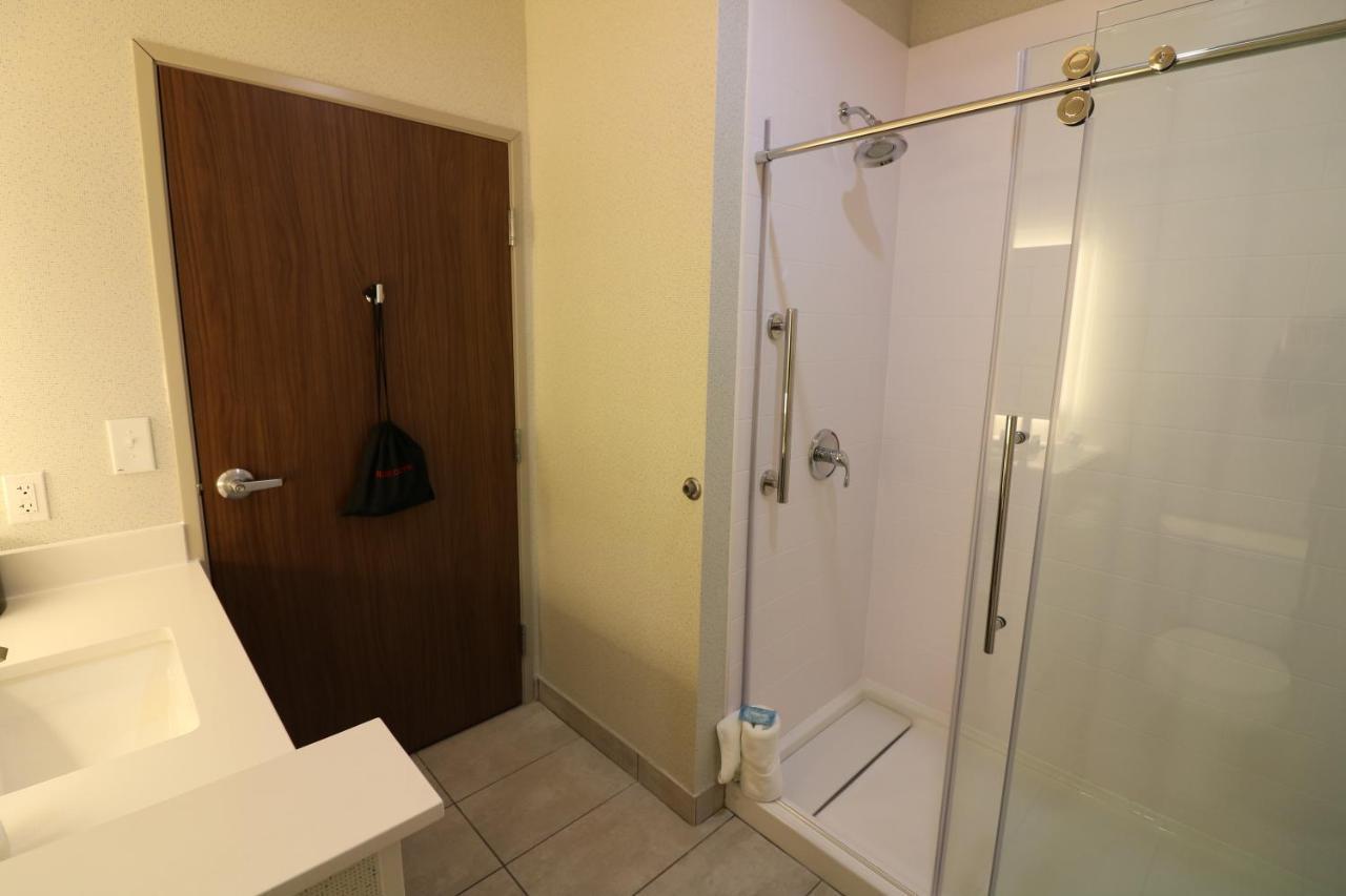 Holiday Inn Express & Suites - Coffeyville By Ihg Экстерьер фото