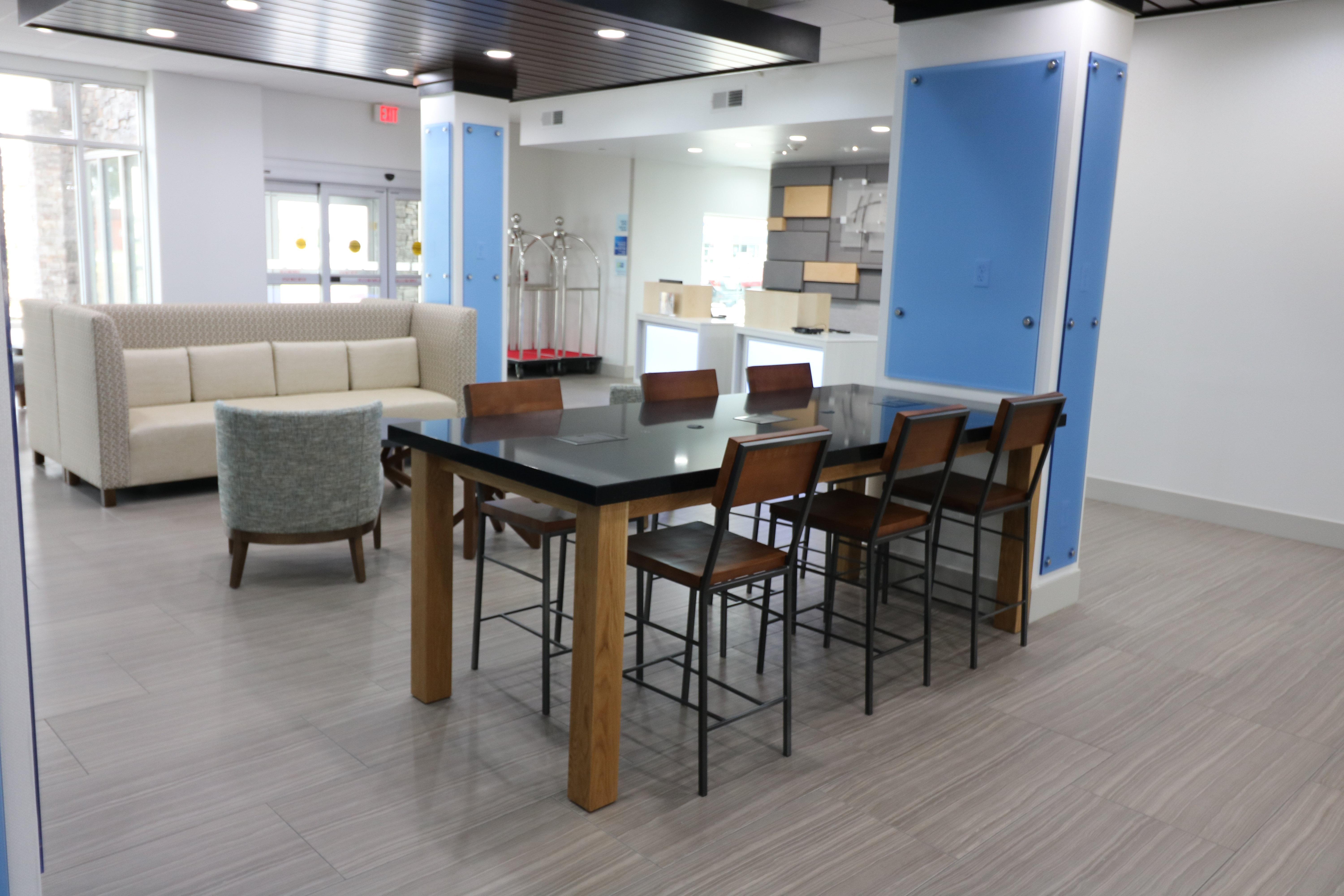 Holiday Inn Express & Suites - Coffeyville By Ihg Экстерьер фото