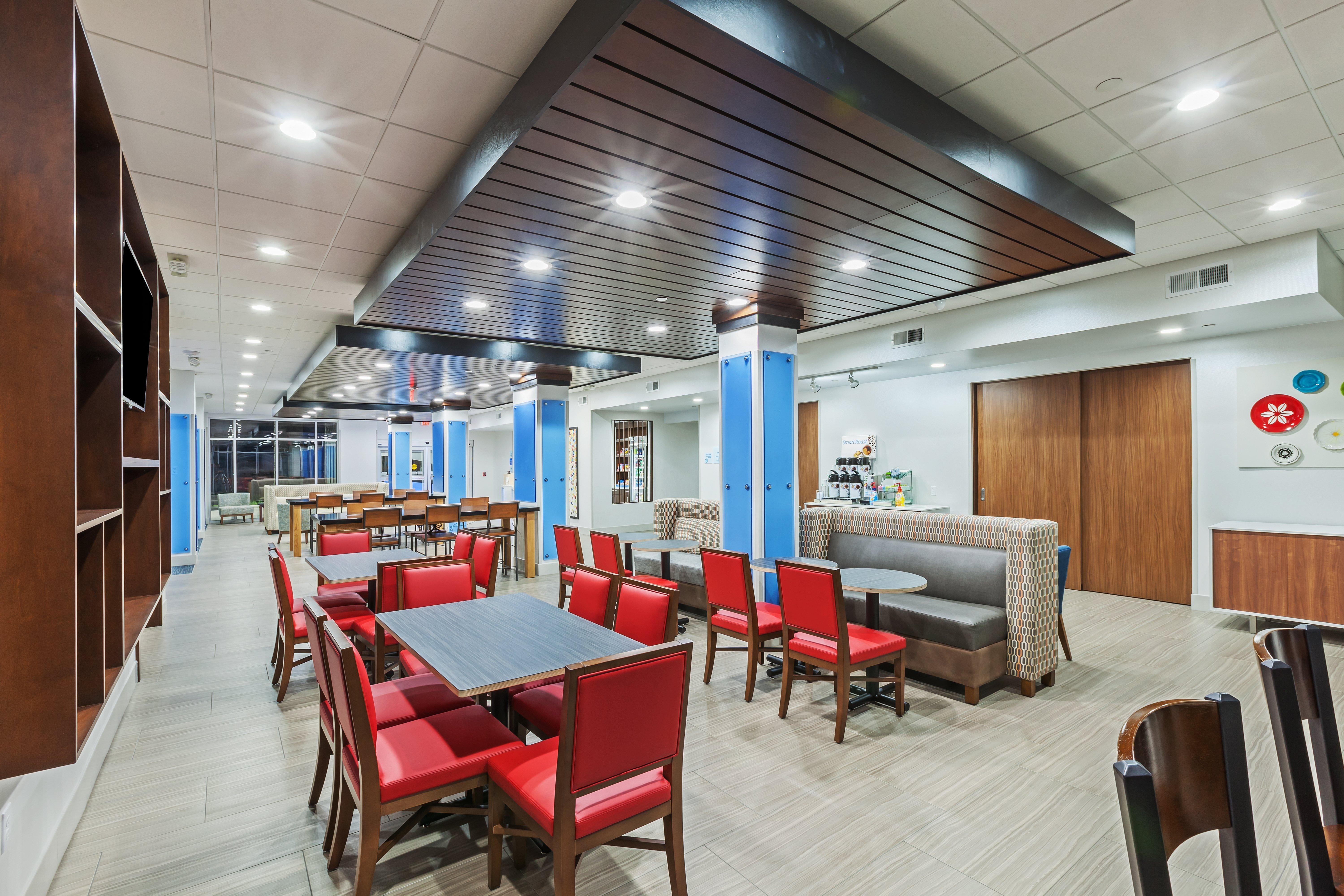 Holiday Inn Express & Suites - Coffeyville By Ihg Экстерьер фото