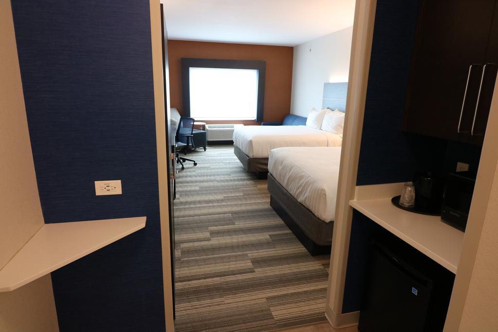Holiday Inn Express & Suites - Coffeyville By Ihg Экстерьер фото