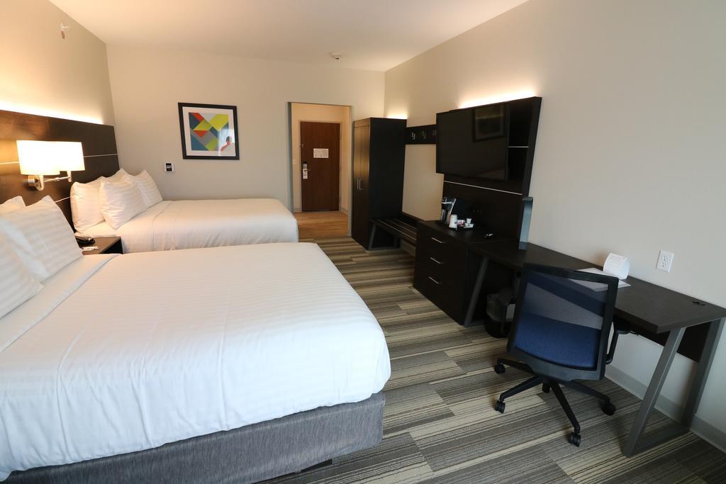 Holiday Inn Express & Suites - Coffeyville By Ihg Экстерьер фото