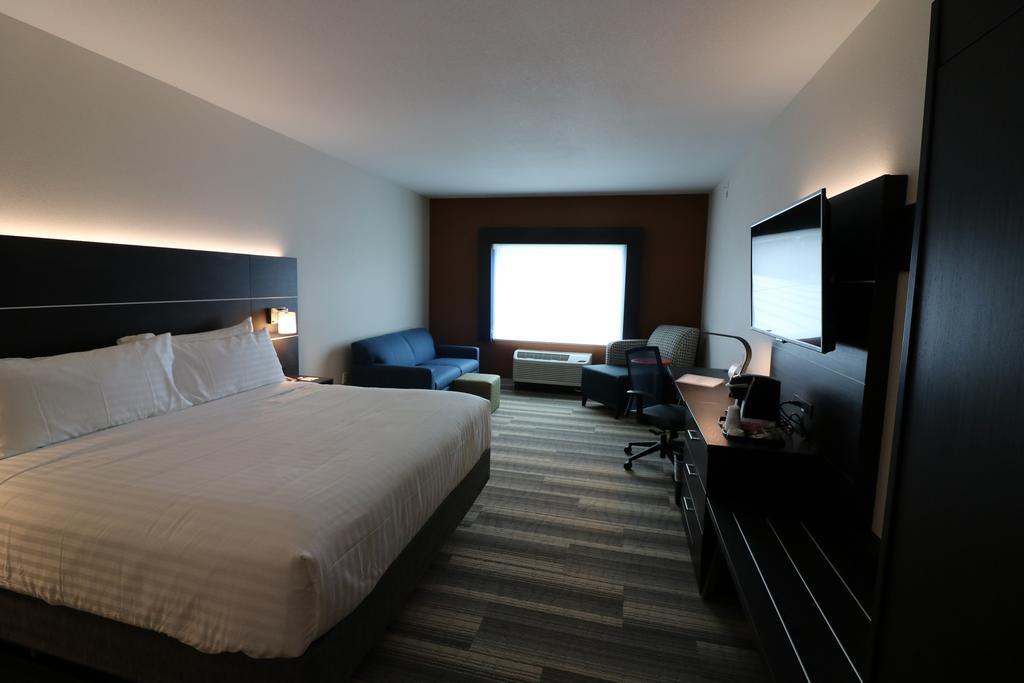Holiday Inn Express & Suites - Coffeyville By Ihg Экстерьер фото