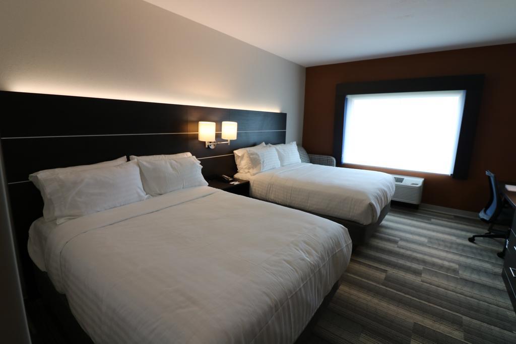 Holiday Inn Express & Suites - Coffeyville By Ihg Экстерьер фото