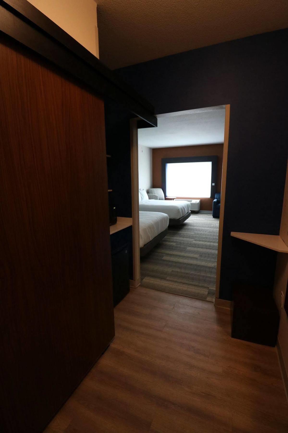 Holiday Inn Express & Suites - Coffeyville By Ihg Экстерьер фото